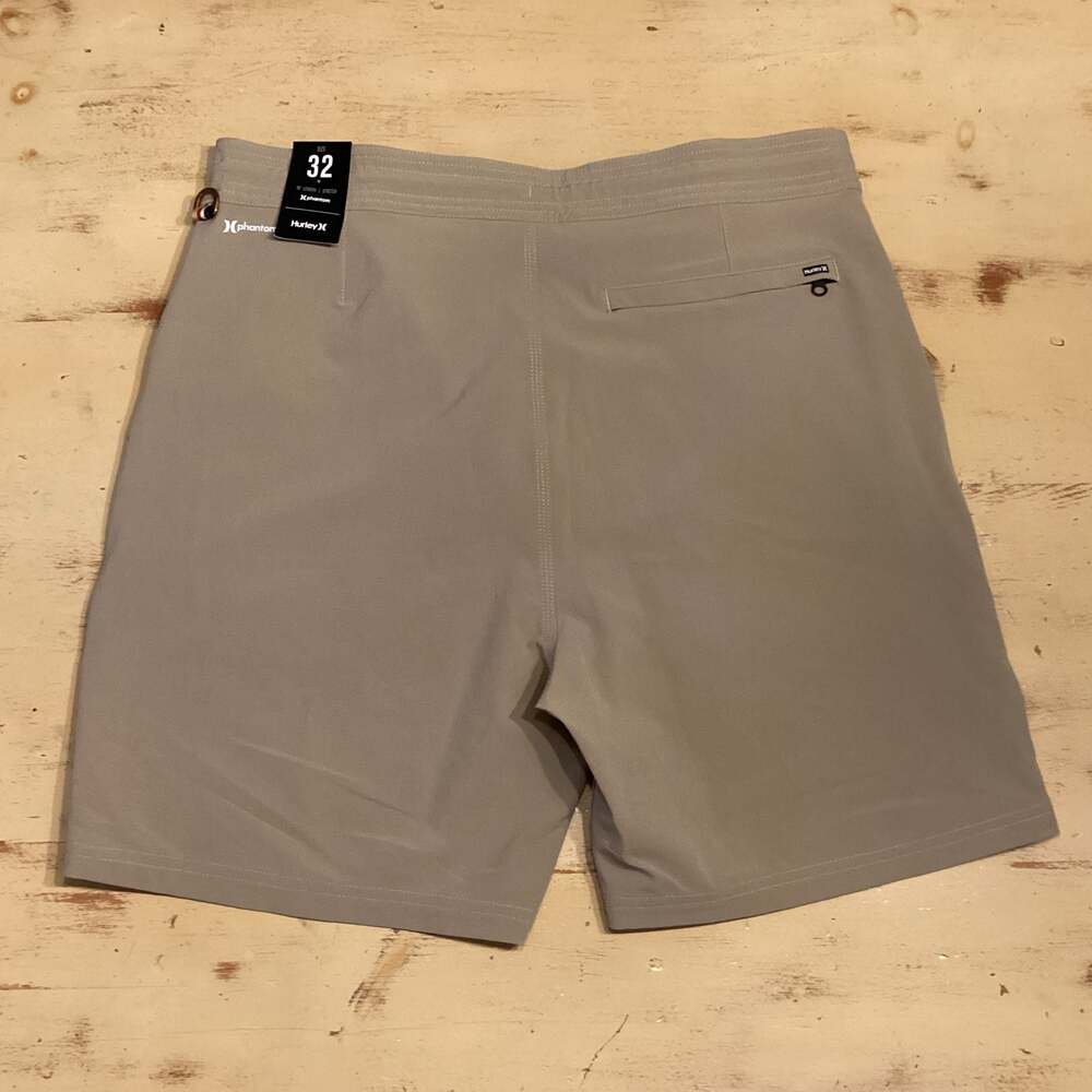 Hurley Phantom 18" Length Stretch Utility Hybrid Shorts - Picture 3 of 3
